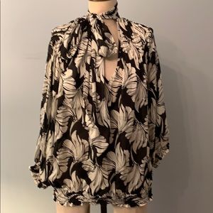 White House black market blouse